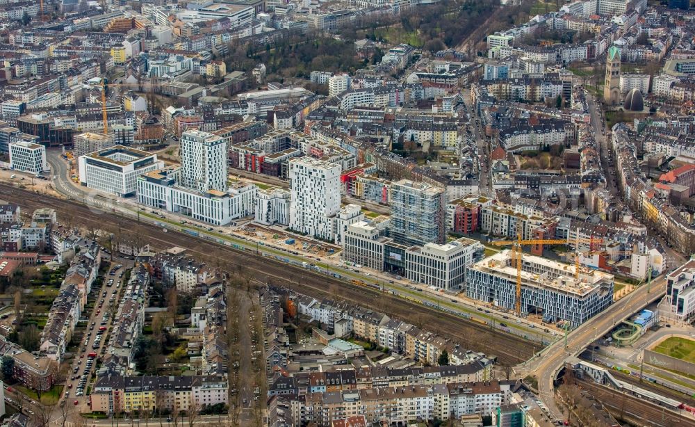 Aerial image Düsseldorf - High-rise building of the hotel complex Holiday Inn on Toulouser Allee in Duesseldorf in the state North Rhine-Westphalia