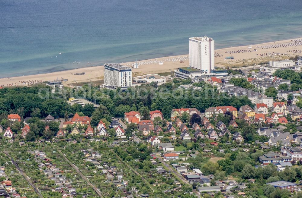 Aerial image Rostock - High-rise building of the hotel complex Hotel NEPTUN on Seestrasse in the district Warnemuende in Rostock in the state Mecklenburg - Western Pomerania, Germany