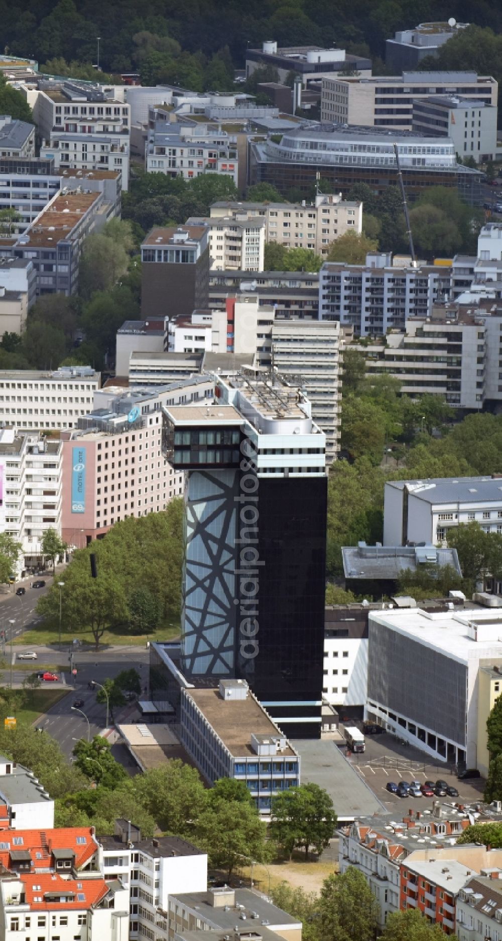 Berlin from the bird's eye view: High-rise building of the hotel complex Hotel Riu Plaza Berlin an der Martin-Luther-Strasse in Berlin in Berlin, Germany