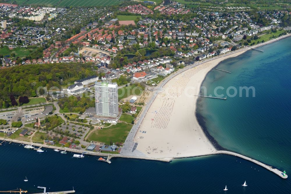 Aerial image Travemünde - High-rise building of the hotel complex Maritim Strandhotel Travemuende Trelleborgallee in Travemuende in the state Schleswig-Holstein