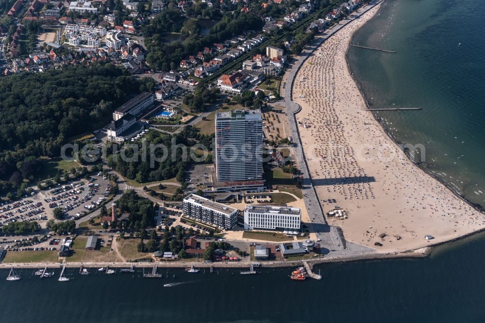 Aerial image Travemünde - High-rise building of the hotel complex Maritim Strandhotel Travemuende on Trelleborgallee in Travemuende in the state Schleswig-Holstein, Germany