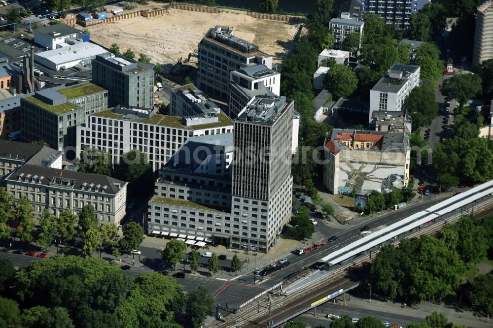 Aerial photograph Berlin - High-rise building of the hotel complex Novotel Berlin Am Tiergarten on Strasse des 17 Juni in Berlin