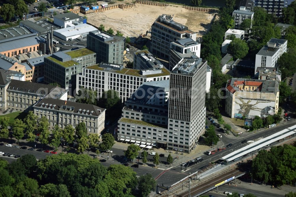 Berlin from the bird's eye view: High-rise building of the hotel complex Novotel Berlin Am Tiergarten on Strasse des 17 Juni in Berlin