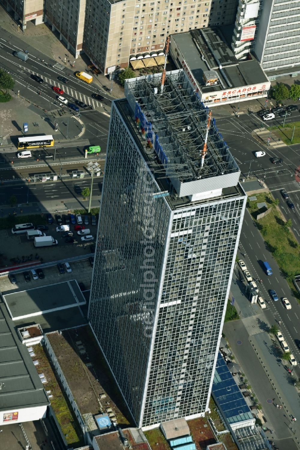 Berlin from the bird's eye view: High-rise building of the hotel complex Park Inn by Radisson Berlin Alexanderplatz Hotel on Tunnel Alexanderplatz in Berlin, Germany