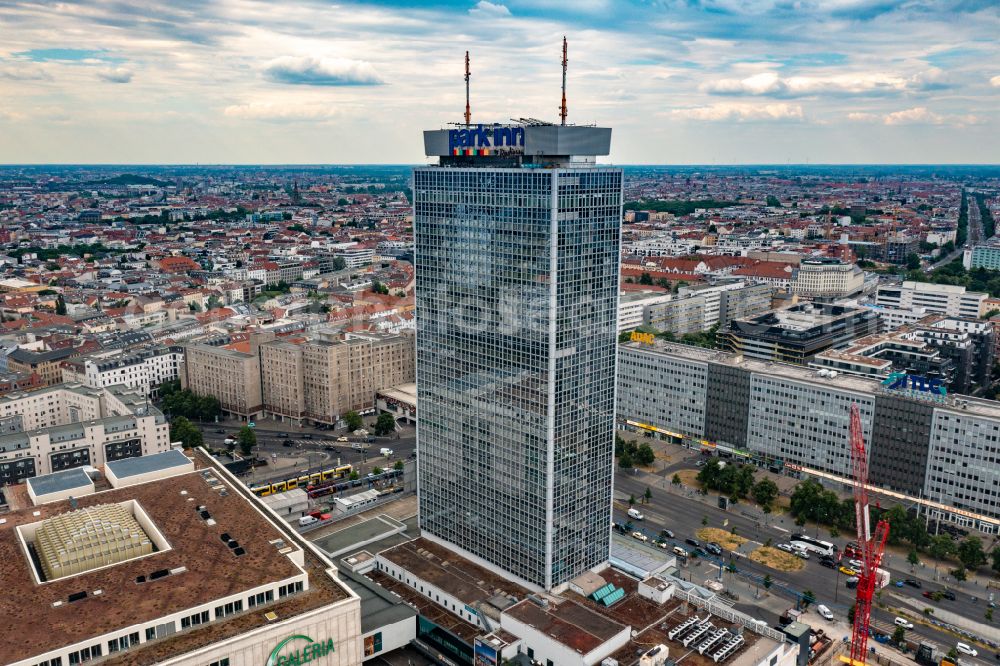 Aerial image Berlin - High-rise building of the hotel complex Park Inn by Radisson Berlin Alexanderplatz Hotel on Tunnel Alexanderplatz in Berlin, Germany