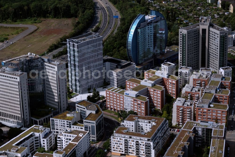 Frankfurt am Main from the bird's eye view: High-rise building of the hotel complex Radisson Blu Hotel an der Franklinstrasse in Frankfurt in the state Hesse