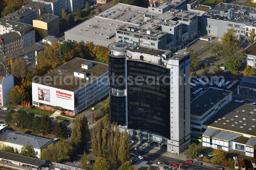 Berlin from the bird's eye view: High-rise building of the hotel complex Select Hotel Berlin Spiegelturm on Freiheit in the district Spandau in Berlin, Germany