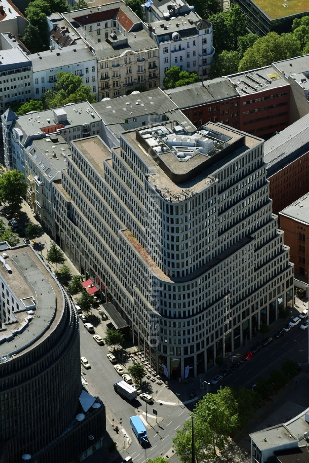 Aerial photograph Berlin - High-rise building of the hotel complex Sofitel Berlin Kurfuerstendamm on Augsburger Strasse corner Joachimsthaler Strasse in the district Charlottenburg in Berlin, Germany