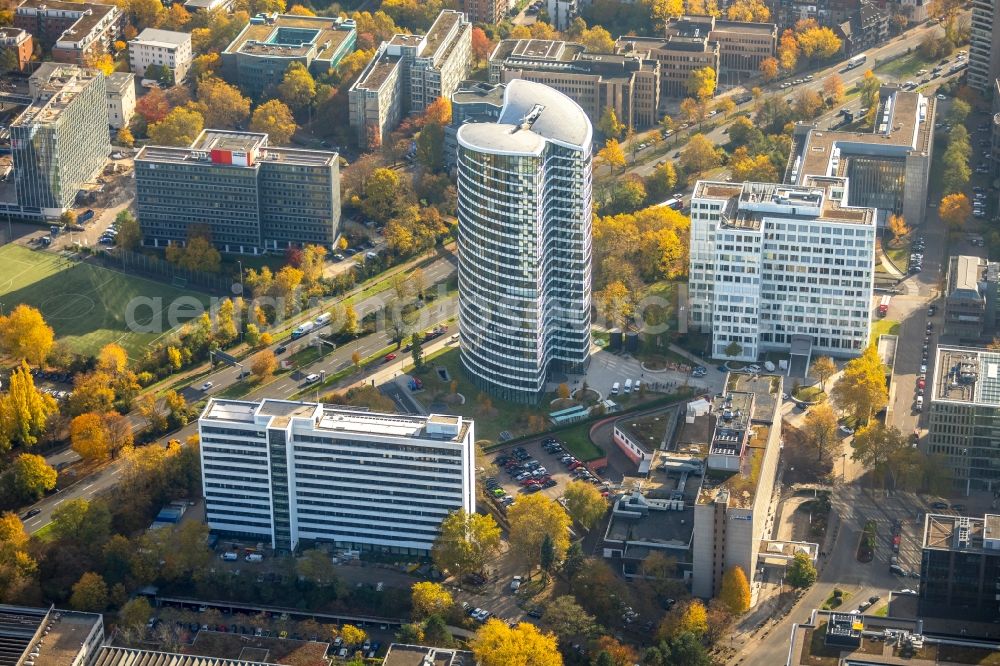 Düsseldorf from the bird's eye view: High-rise building with offices at the Kennedydamm in Duesseldorf, North Rhine-Westphalia, Germany