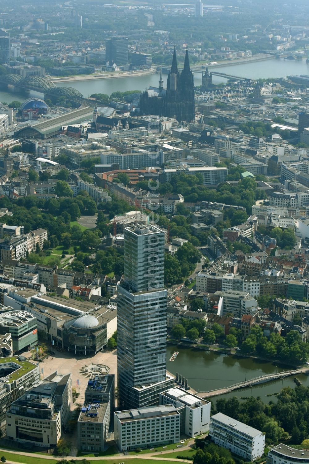 Aerial photograph Köln - High-rise buildings Koelnturm Im Mediapark in Cologne in the state North Rhine-Westphalia, Germany