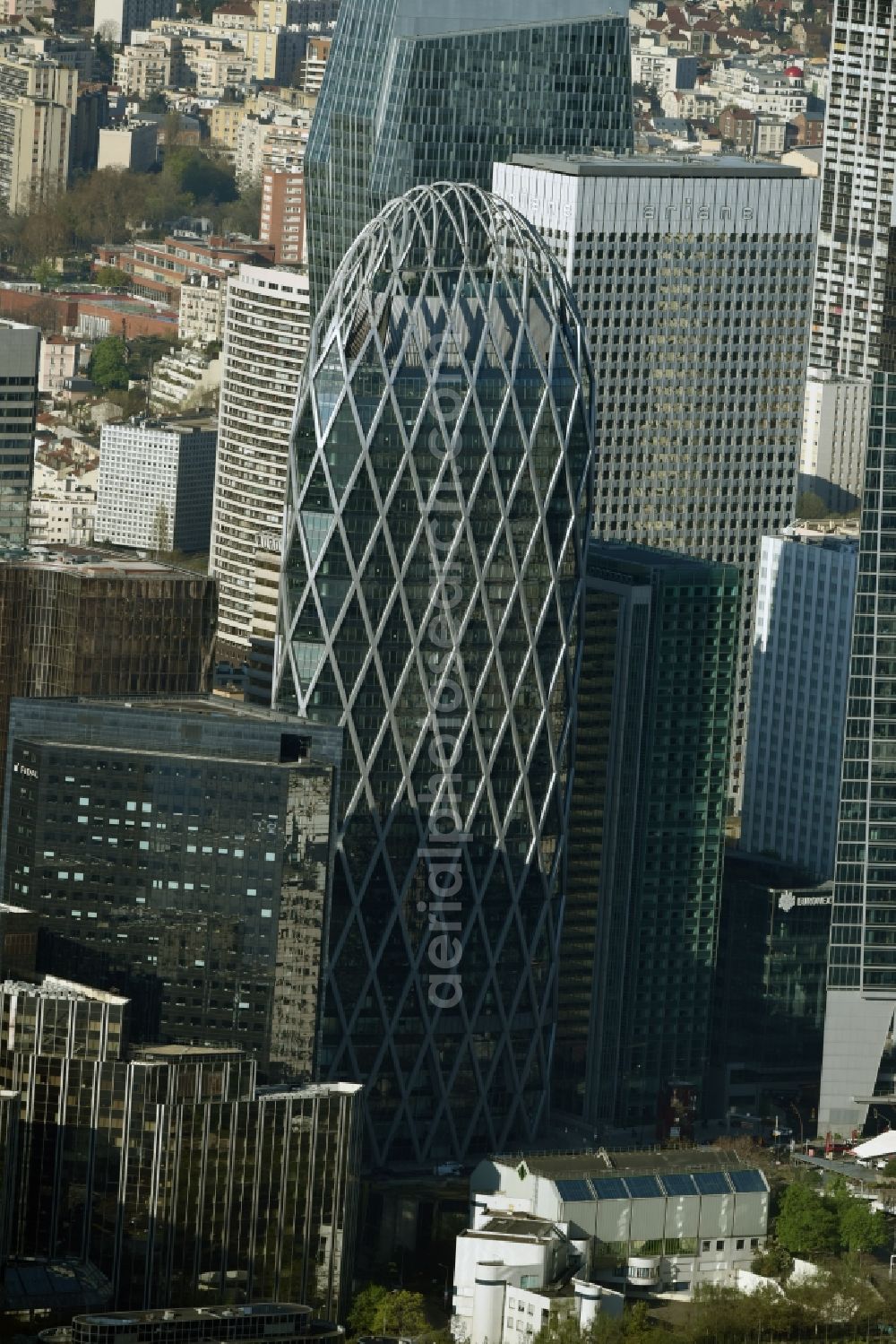 Paris Courbevoie from the bird's eye view: High-rise building Tour D2 in the business quarter La Defense Courbevoie in Paris in Ile-de-France, France