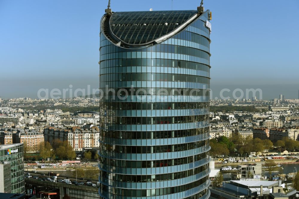 Aerial image Issy-les-Moulineaux - High-rise buildings Tour SEQUANA on Rue Henri Farman in Paris in Ile-de-France, France