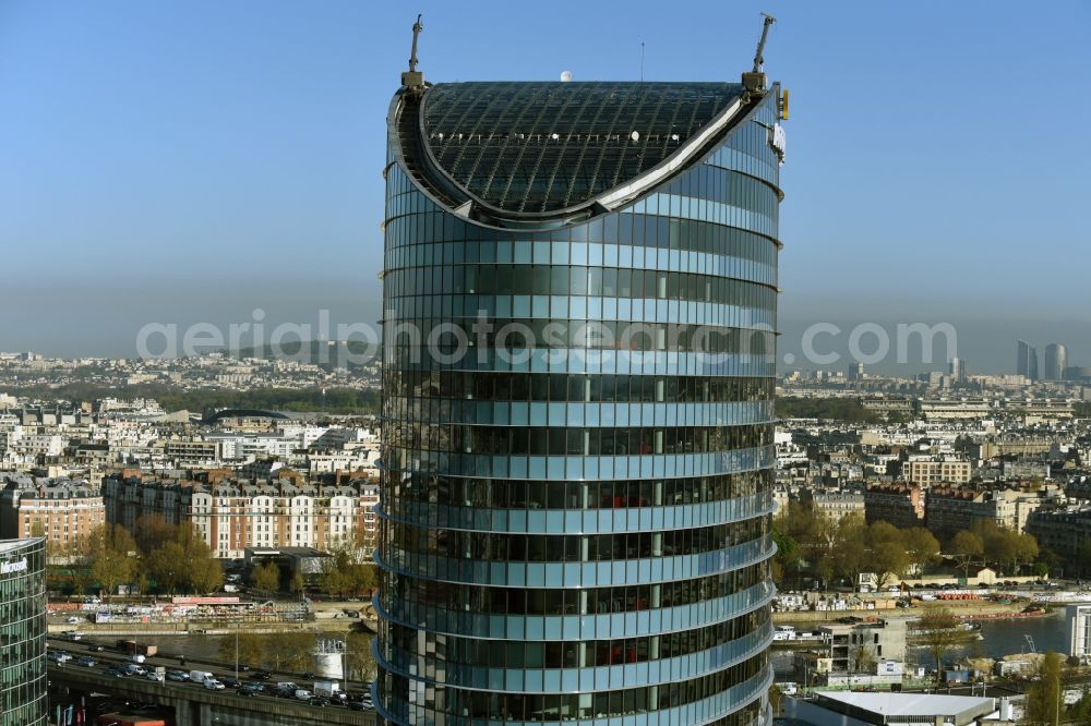 Aerial photograph Issy-les-Moulineaux - High-rise buildings Tour SEQUANA on Rue Henri Farman in Paris in Ile-de-France, France