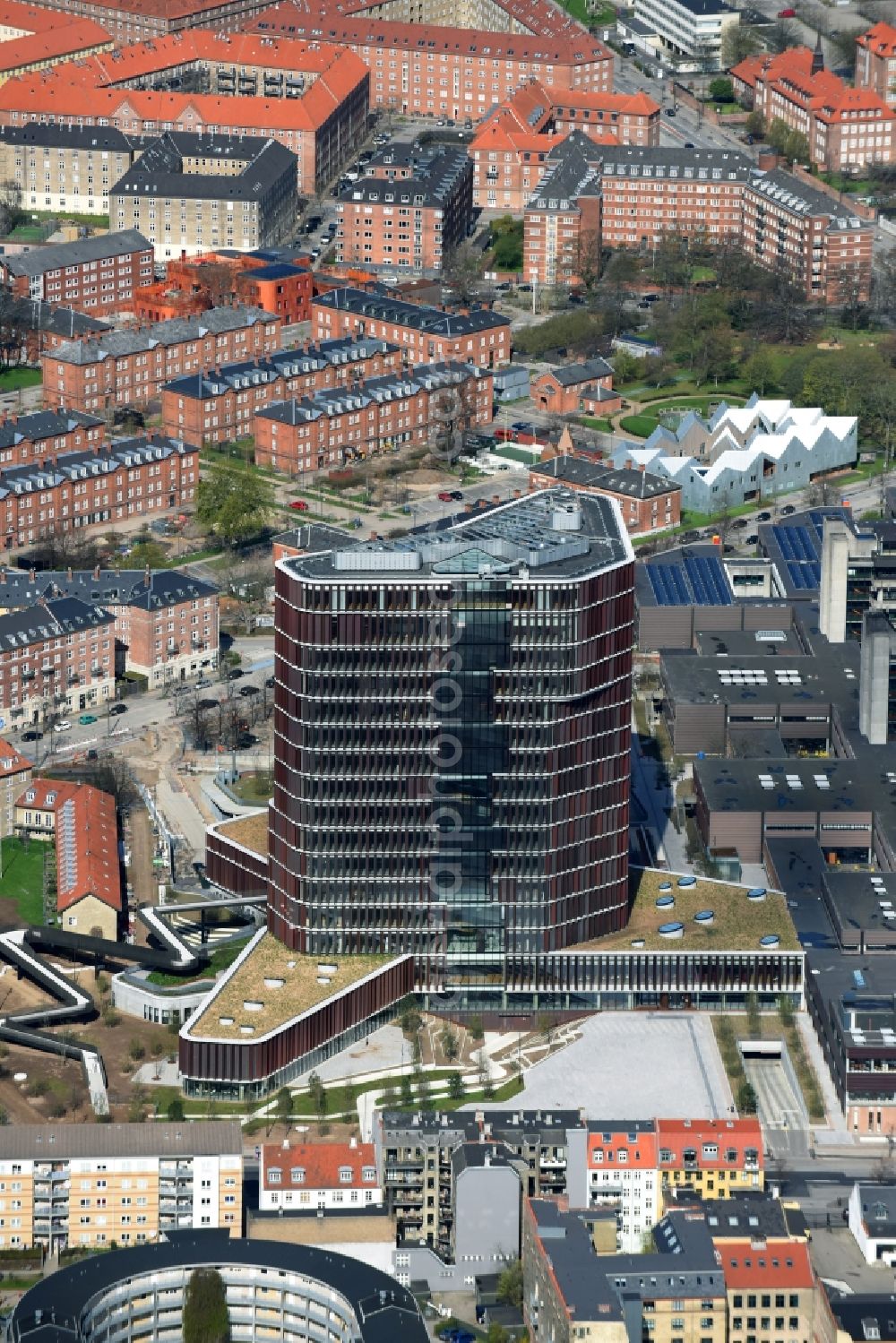 Aerial photograph Kopenhagen - High-rise building of the university Kobenhavns Universitet Panum in Copenhagen in Region Hovedstaden, Denmark