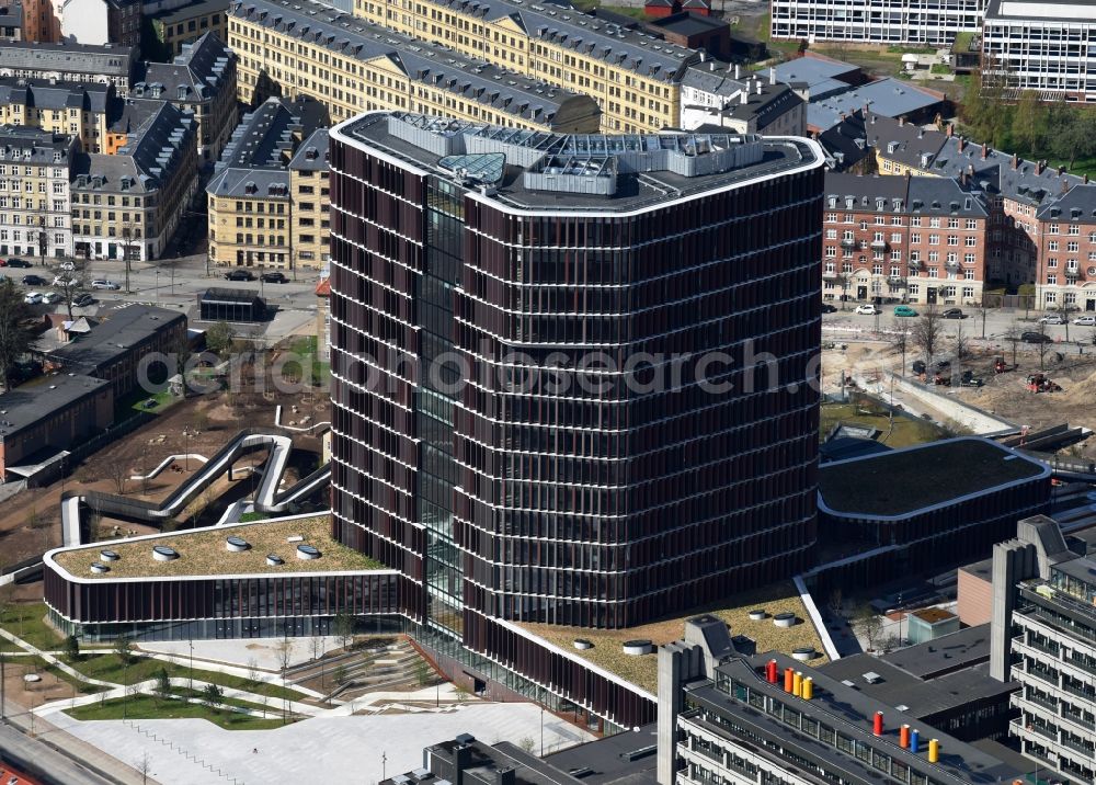 Kopenhagen from the bird's eye view: High-rise building of the university Kobenhavns Universitet Panum in Copenhagen in Region Hovedstaden, Denmark