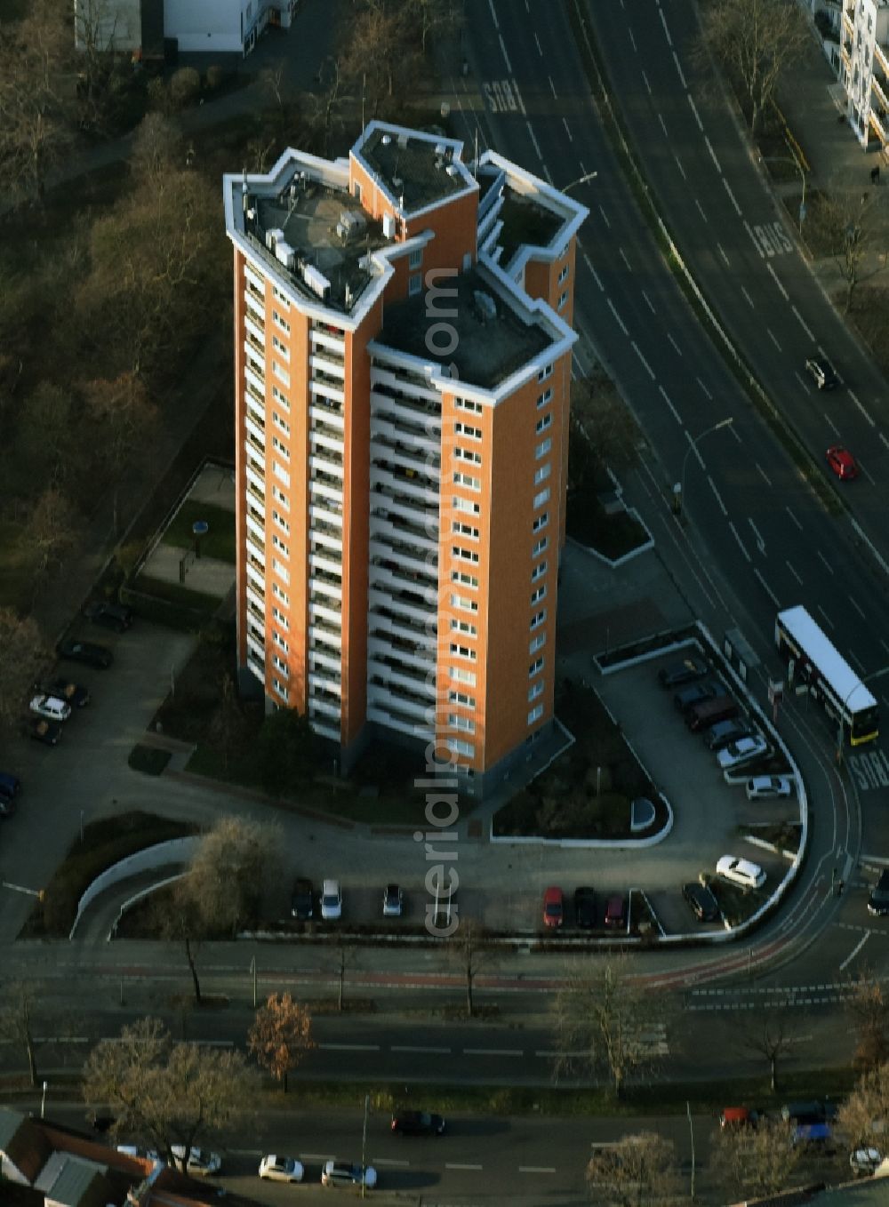 Aerial photograph Berlin - High-rise building in the residential area Bismarkstrasse corner Steglitzer Damm in Berlin in Germany