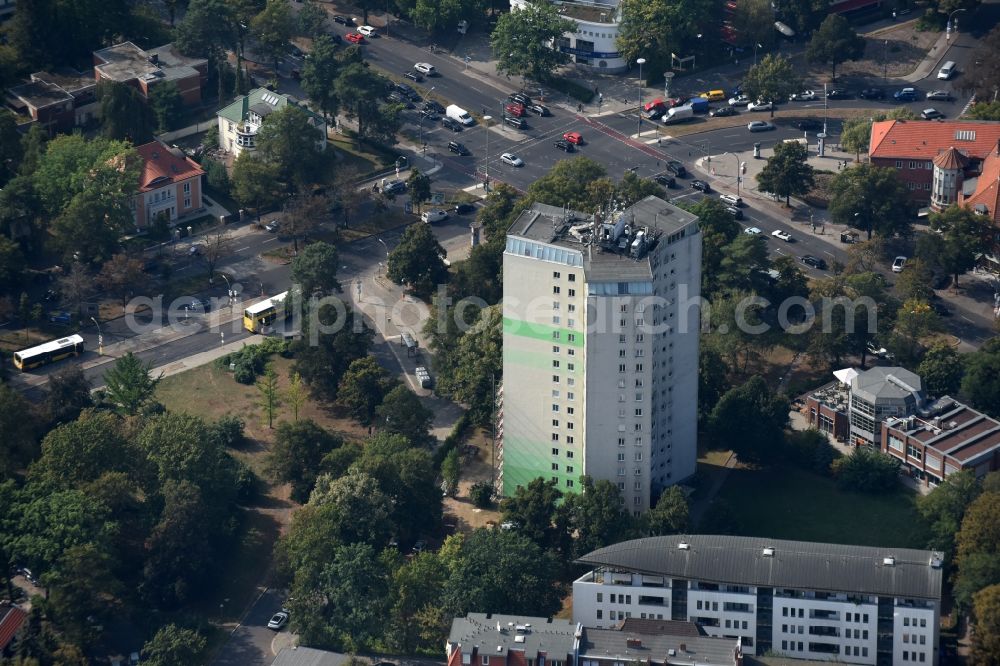 Berlin from above - High-rise building in the residential area along the Hundekehlestrasse in Berlin