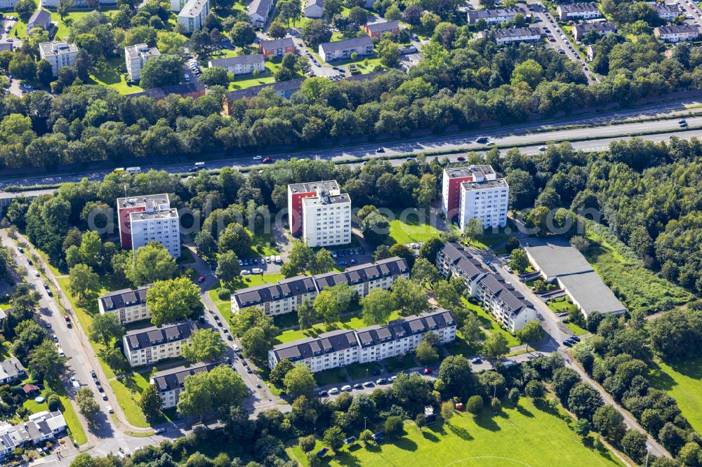 Aerial image Krefeld - High-rise building in the residential area on Max-Planck-Strasse in Krefeld in the Ruhr area in the federal state of North Rhine-Westphalia, Germany