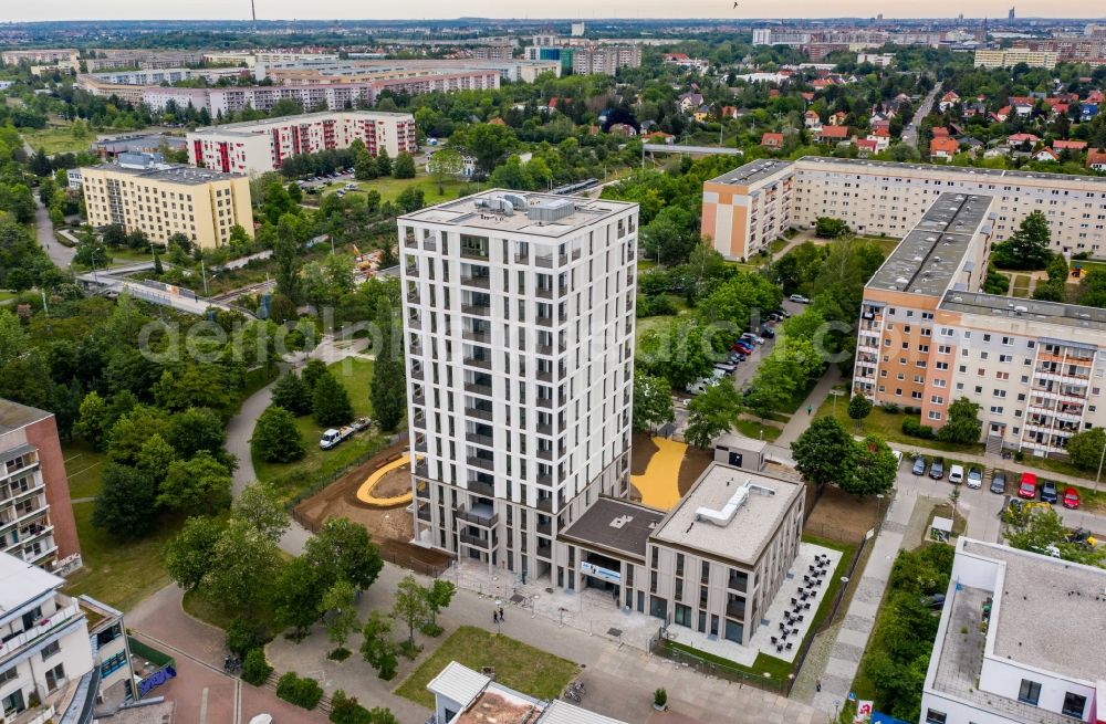 Leipzig from the bird's eye view: High-rise building in the residential area Lipsia-Turm in the district Gruenau-Mitte in Leipzig in the state Saxony, Germany