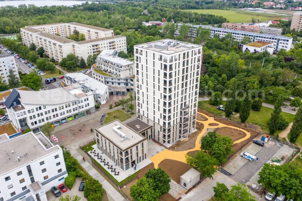 Leipzig from the bird's eye view: High-rise building in the residential area Lipsia-Turm in the district Gruenau-Mitte in Leipzig in the state Saxony, Germany