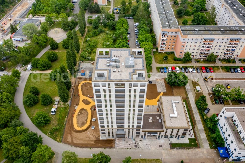 Aerial photograph Leipzig - High-rise building in the residential area Lipsia-Turm in the district Gruenau-Mitte in Leipzig in the state Saxony, Germany