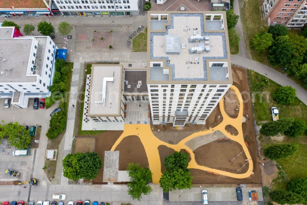 Leipzig from above - High-rise building in the residential area Lipsia-Turm in the district Gruenau-Mitte in Leipzig in the state Saxony, Germany