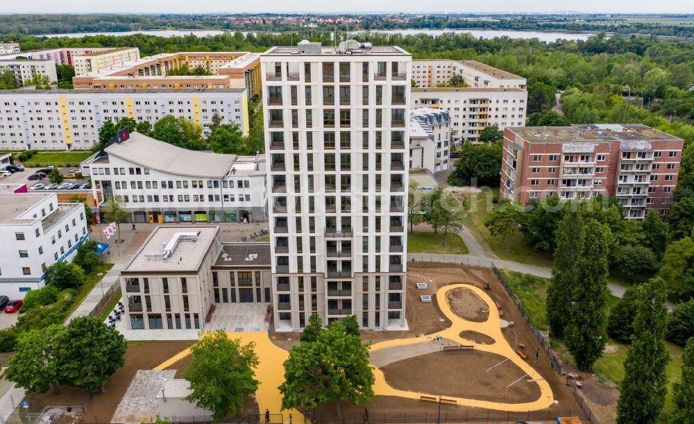 Aerial image Leipzig - High-rise building in the residential area Lipsia-Turm in the district Gruenau-Mitte in Leipzig in the state Saxony, Germany