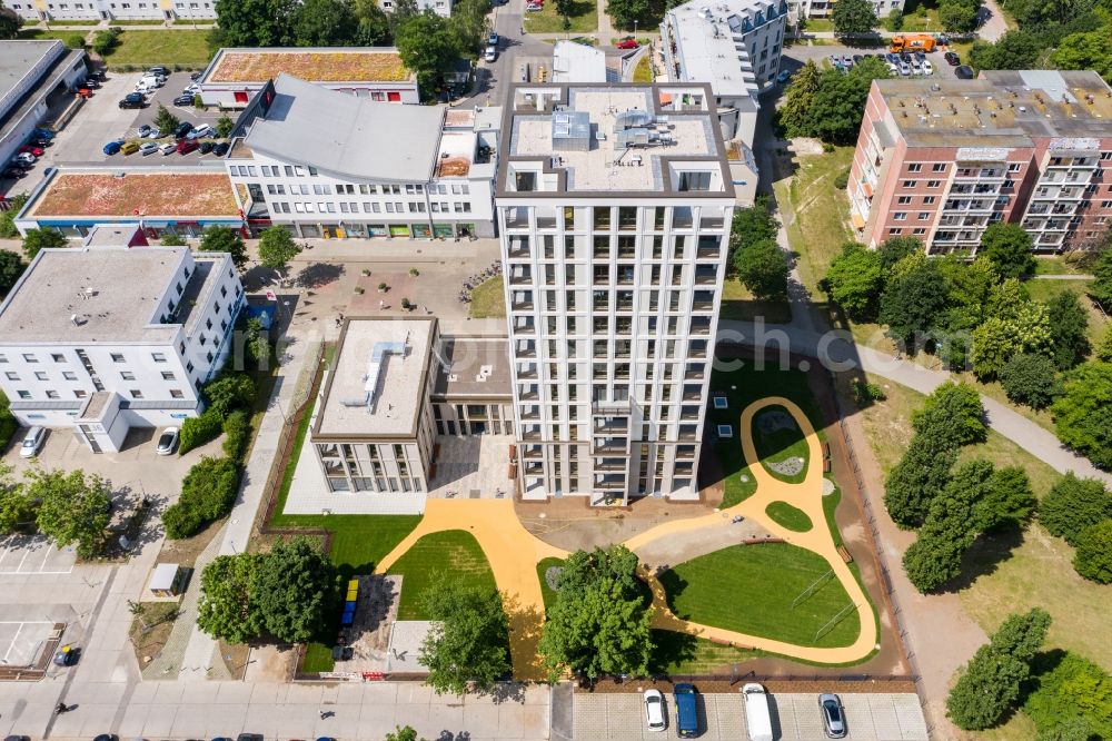 Aerial image Leipzig - High-rise building in the residential area Lipsia-Turm in the district Gruenau-Mitte in Leipzig in the state Saxony, Germany