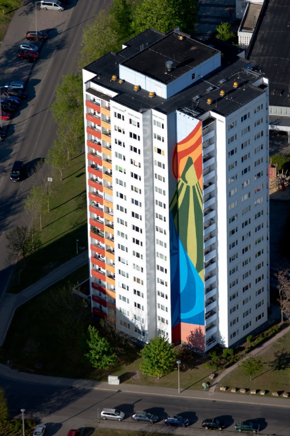 Aerial photograph Erfurt - High-rise building in the residential area on Budapester Strasse in the district Moskauer Platz in Erfurt in the state Thuringia, Germany