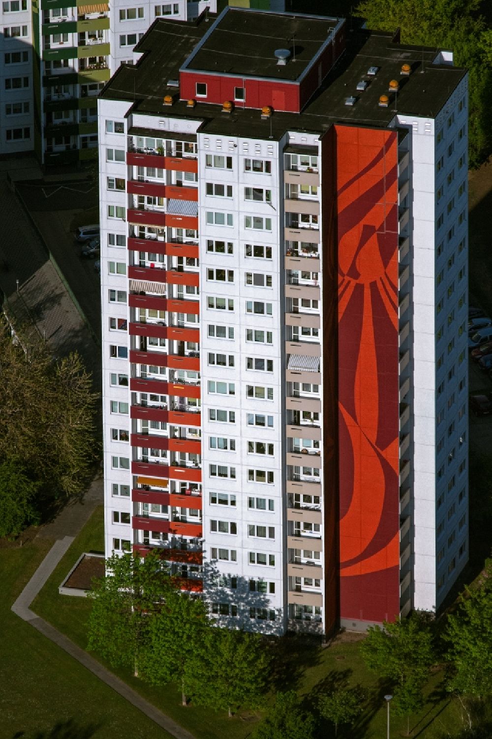 Aerial image Erfurt - High-rise building in the residential area on Budapester Strasse in the district Moskauer Platz in Erfurt in the state Thuringia, Germany