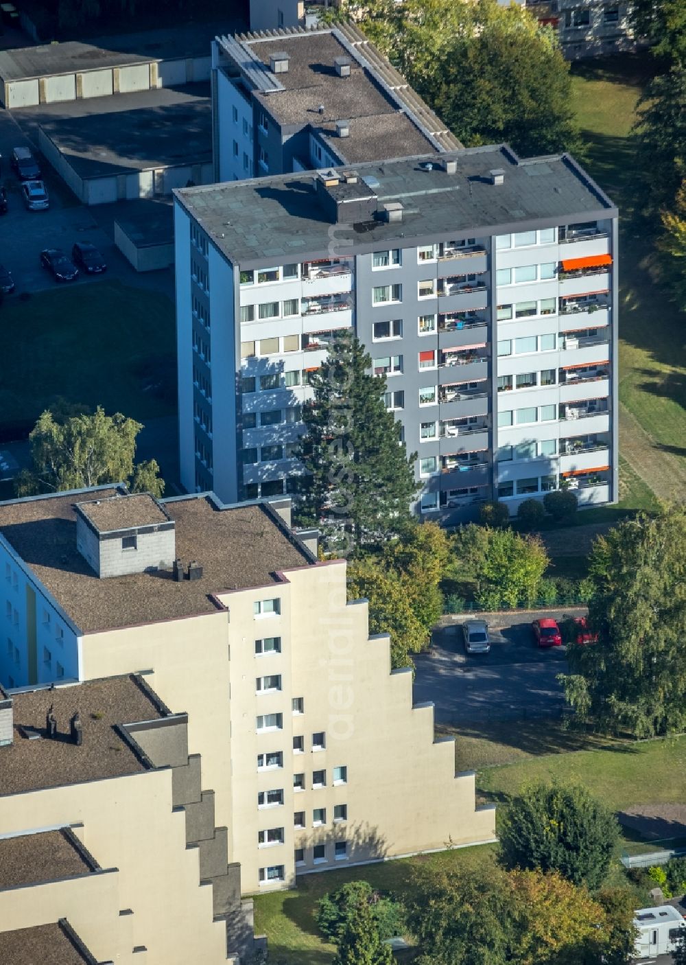 Unna from above - High-rise building in the residential area on Rosenweg in Unna in the state North Rhine-Westphalia, Germany