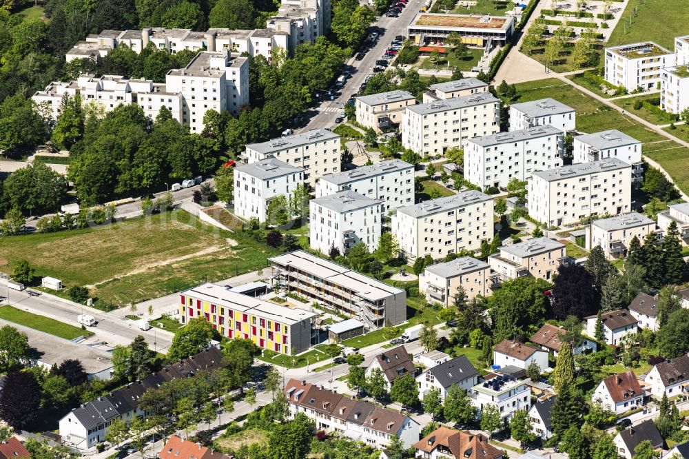 Aerial photograph München - High-rise building in the residential area on Schroefelhofstr in Munich in the state Bavaria, Germany