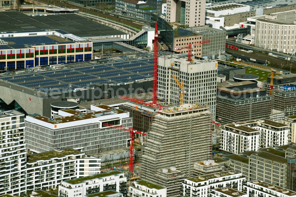 Frankfurt am Main from the bird's eye view: High-rise building in the residential area SOLID Home an der Niedernhausener Strasse - Europaallee in the district Gallus in Frankfurt in the state Hesse, Germany