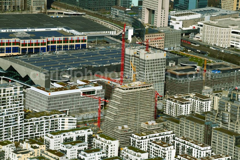 Aerial image Frankfurt am Main - High-rise building in the residential area SOLID Home an der Niedernhausener Strasse - Europaallee in the district Gallus in Frankfurt in the state Hesse, Germany