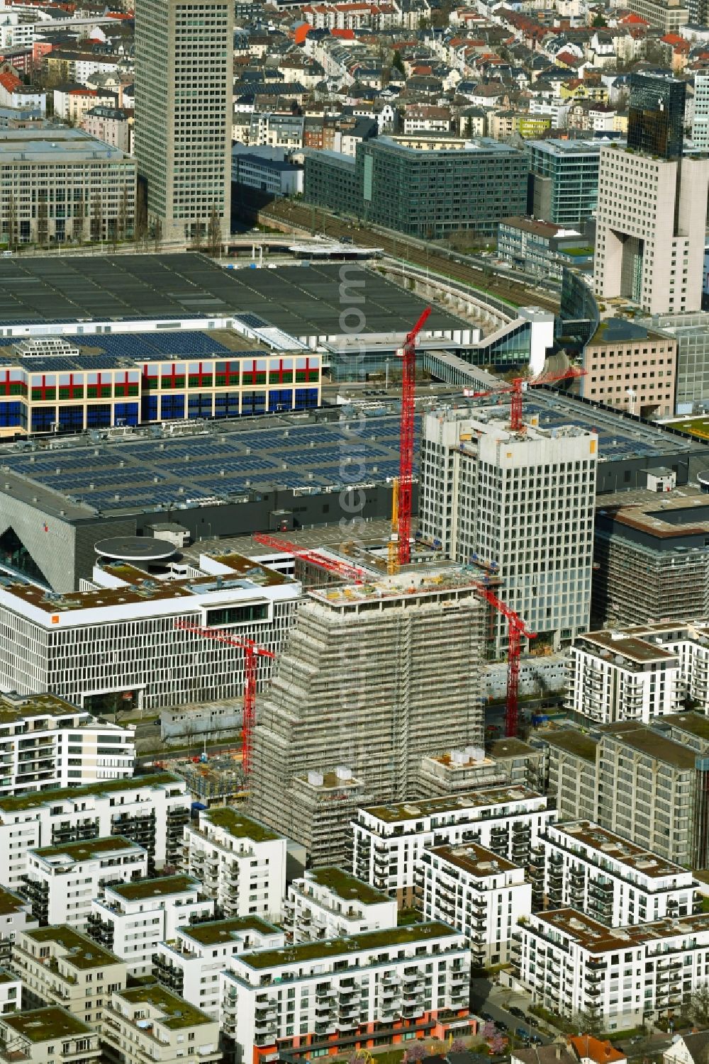 Aerial image Frankfurt am Main - High-rise building in the residential area SOLID Home an der Niedernhausener Strasse - Europaallee in the district Gallus in Frankfurt in the state Hesse, Germany