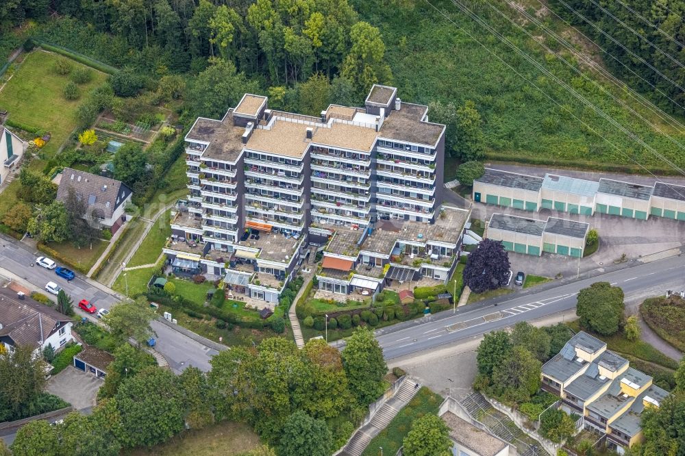 Aerial image Hagen - High-rise building in the residential area Im Sonnenwinkel - Berliner Allee in Hagen at Ruhrgebiet in the state North Rhine-Westphalia, Germany