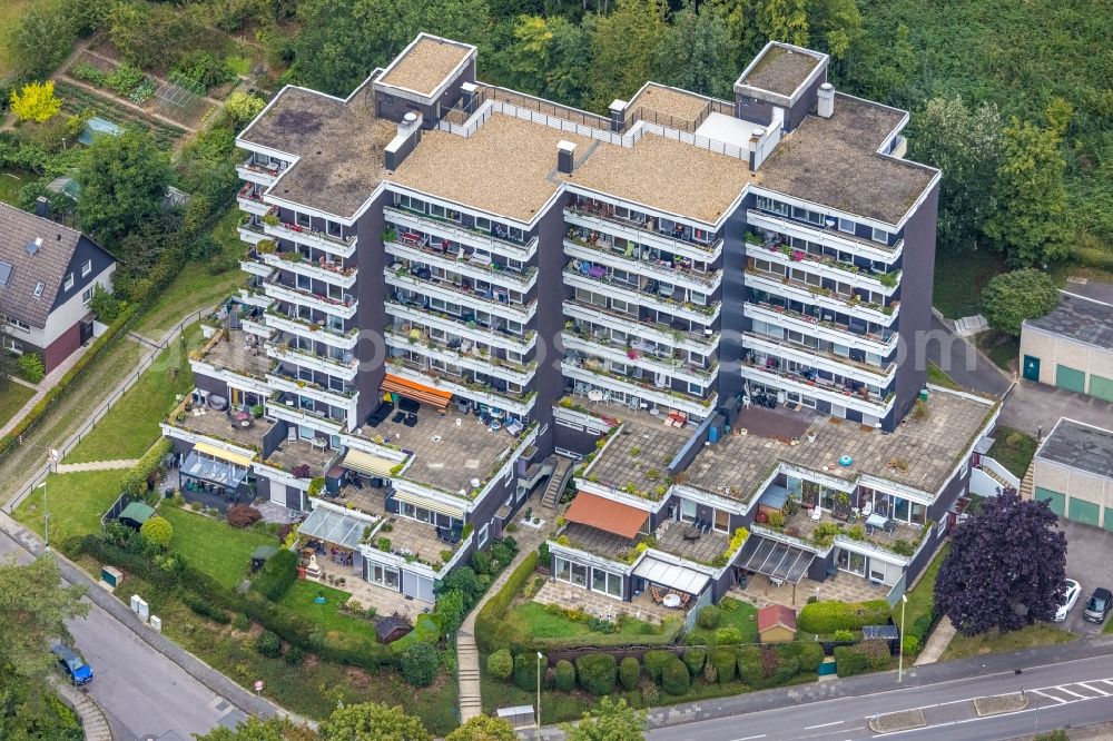 Aerial photograph Hagen - High-rise building in the residential area Im Sonnenwinkel - Berliner Allee in Hagen at Ruhrgebiet in the state North Rhine-Westphalia, Germany