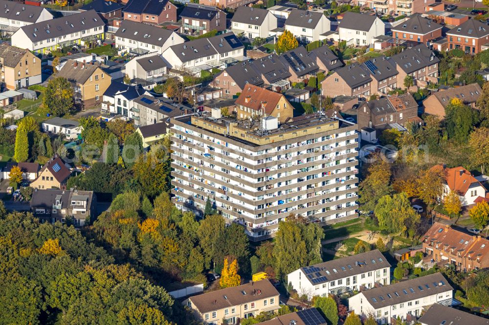 Aerial image Gladbeck - High-rise building in the residential area on Steinstrasse in Gladbeck at Ruhrgebiet in the state North Rhine-Westphalia, Germany