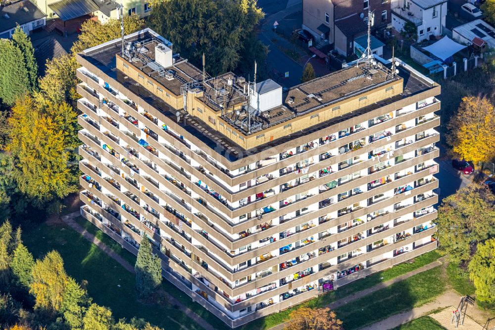 Aerial image Gladbeck - High-rise building in the residential area on Steinstrasse in Gladbeck at Ruhrgebiet in the state North Rhine-Westphalia, Germany