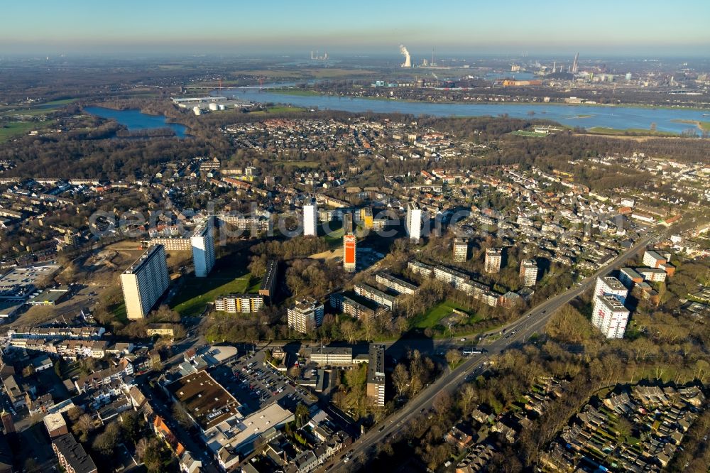 Duisburg from the bird's eye view: High-rise building in the residential area Weisser Riese between Husemannstrasse and Moerser Strasse in the district of Hochheide in Duisburg in the state of North Rhine-Westphalia, Germany