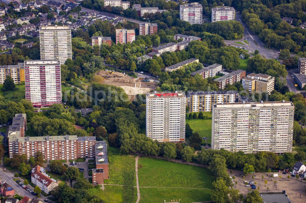 Aerial image Hochheide - High-rise building in the residential area Weisser Riese between Husemannstrasse and Moerser Strasse in the district of Hochheide in Duisburg in the federal state of North Rhine-Westphalia, Germany