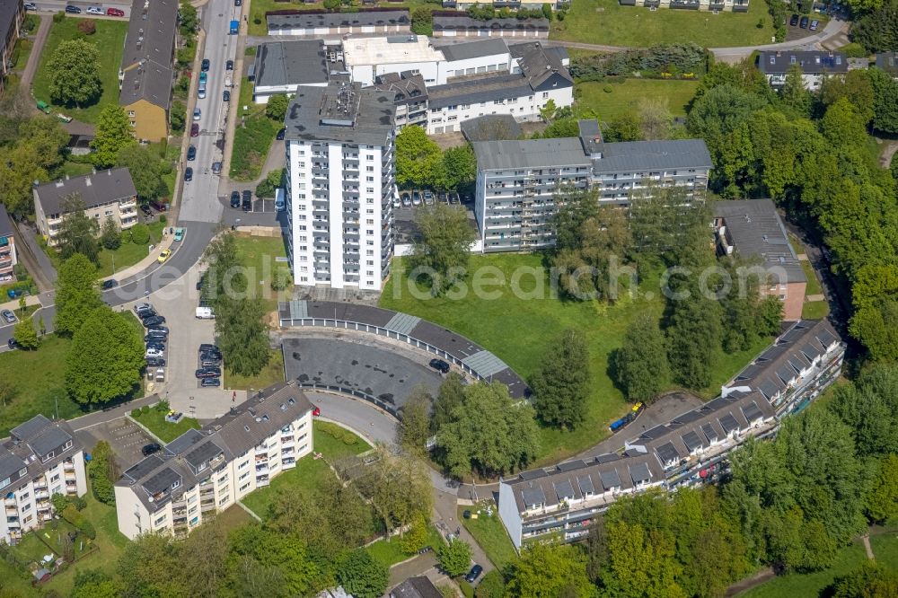 Heiligenhaus from the bird's eye view: High-rise building in the residential area on Werkerhofplatz in Heiligenhaus at Ruhrgebiet in the state North Rhine-Westphalia, Germany