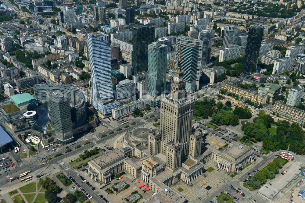 Aerial photograph Warschau - View on the landmark in the city center, the high-rise building complex of the Palace of Culture and Science (Palac Kultury i Nauki Polish) in Warsaw in Poland