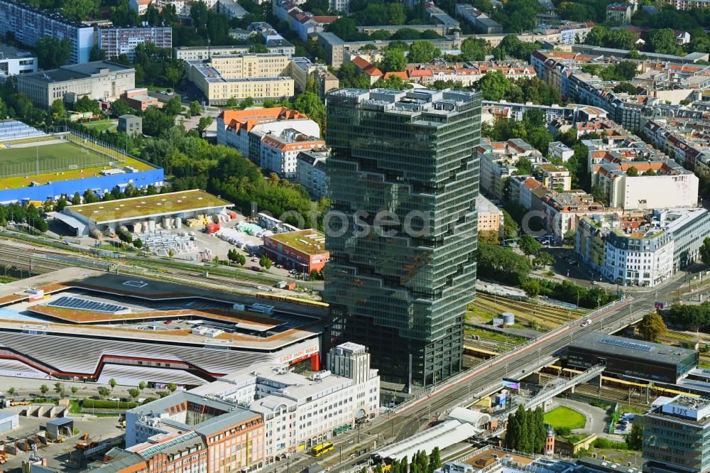 Berlin from the bird's eye view: High-rise building complex EDGE East Side - Amazon Tower on Tamara-Danz-Strasse - Warschauer Bruecke - Helene-Ernst-Strasse in the Friedrichshain district in Berlin, Germany