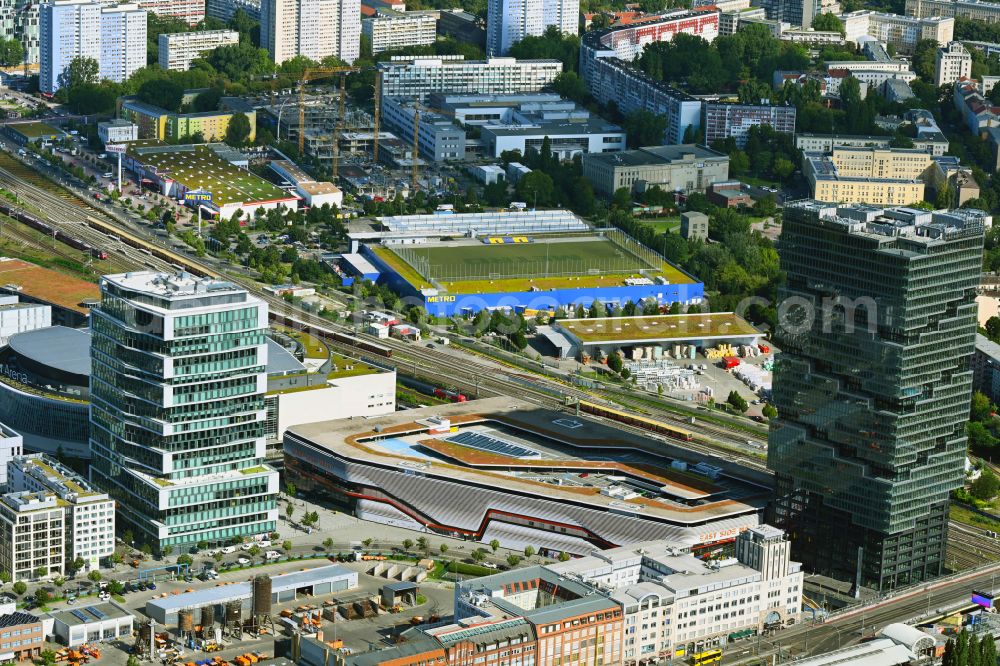 Aerial image Berlin - High-rise building complex EDGE East Side - Amazon Tower on Tamara-Danz-Strasse - Warschauer Bruecke - Helene-Ernst-Strasse in the Friedrichshain district in Berlin, Germany