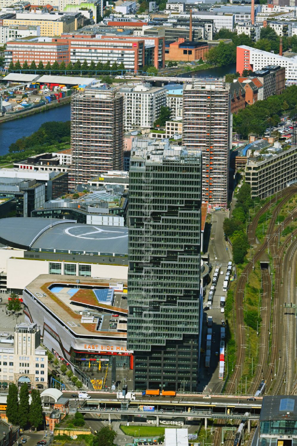 Berlin from the bird's eye view: High-rise building complex EDGE East Side - Amazon Tower on Tamara-Danz-Strasse - Warschauer Bruecke - Helene-Ernst-Strasse in the Friedrichshain district in Berlin, Germany