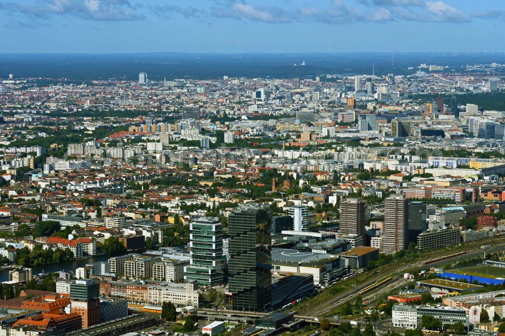 Aerial image Berlin - High-rise building complex EDGE East Side - Amazon Tower on Tamara-Danz-Strasse - Warschauer Bruecke - Helene-Ernst-Strasse in the Friedrichshain district in Berlin, Germany