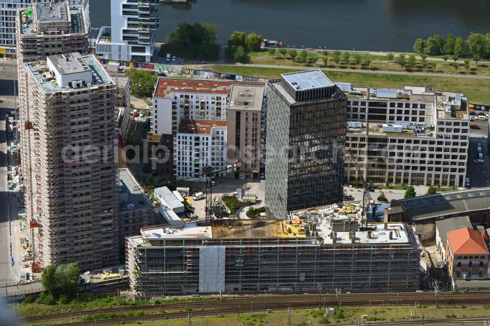 Berlin from the bird's eye view: High-rise building complex Hochhaus on Postbahnhof in the district Friedrichshain in Berlin, Germany