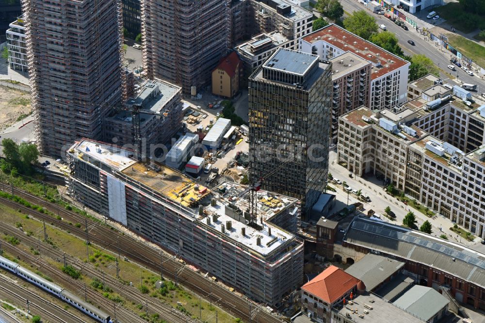 Aerial image Berlin - High-rise building complex Hochhaus on Postbahnhof in the district Friedrichshain in Berlin, Germany