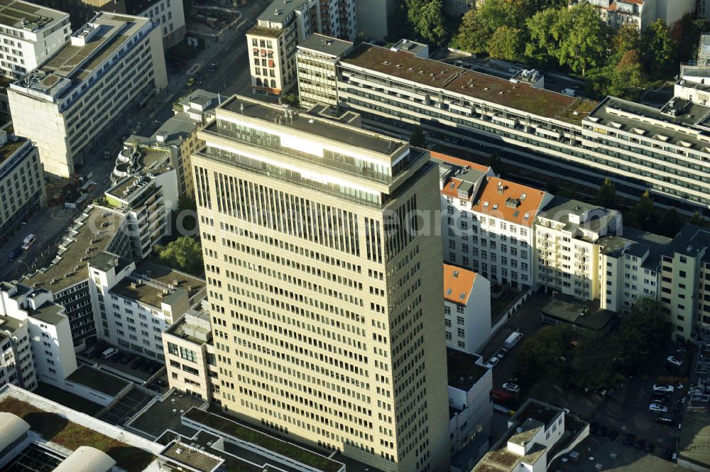 Berlin - Charlottenburg from above - Blick auf das Hochhaus am Kudamm Carrée in Berlin- Charlottenburg. Das Hochhaus ist nach der Vollsanierung 1995 eines der modernsten Bürogebäude in Berlin. View of the skyscraper at the Kurfürstendamm Carrée in Berlin-Charlottenburg . The high-rise after the full restoration in 1995 is one of the most modern office building in Berlin.